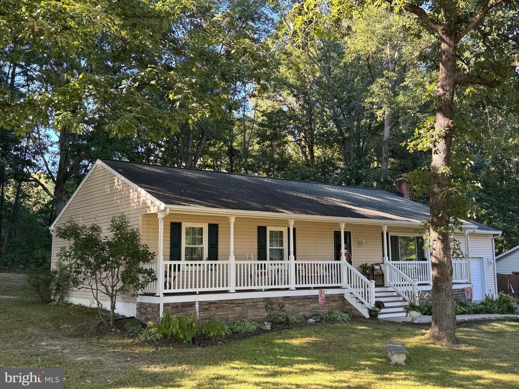 Photo of 844 Stonewall Lane, FREDERICKSBURG, VA 22407 (MLS # VASP2036886)