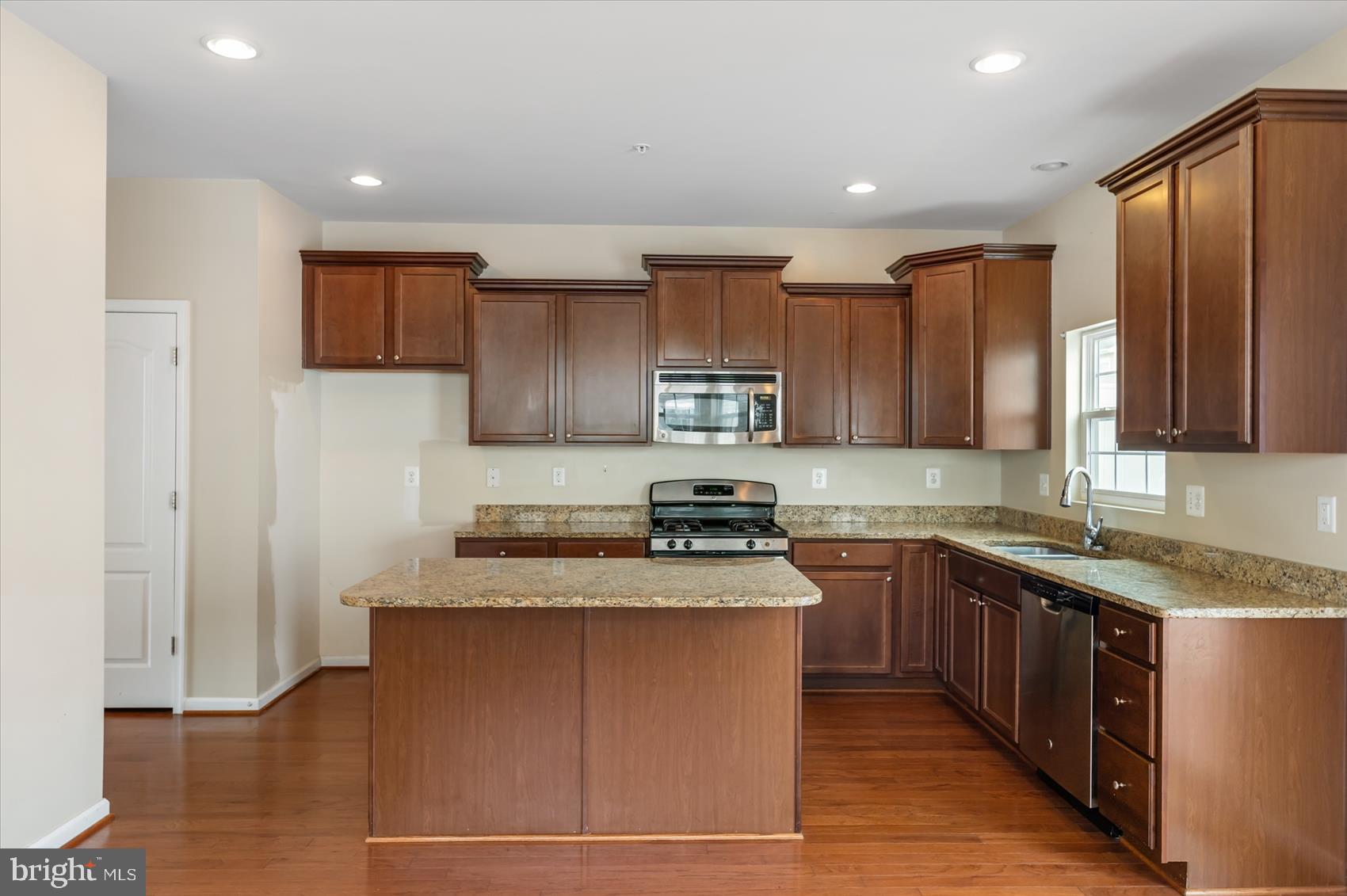 BLUE STREAM - Residential