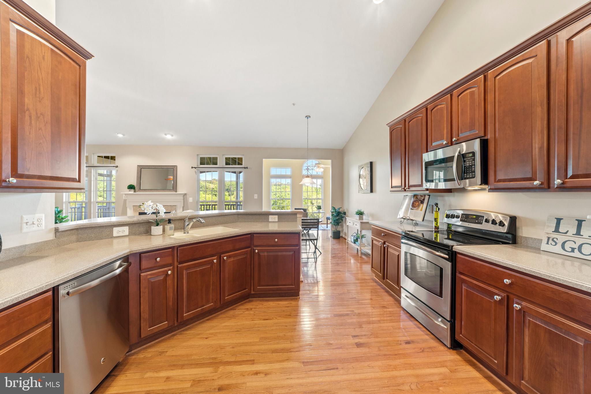 SUFFIELD MEADOWS - Residential