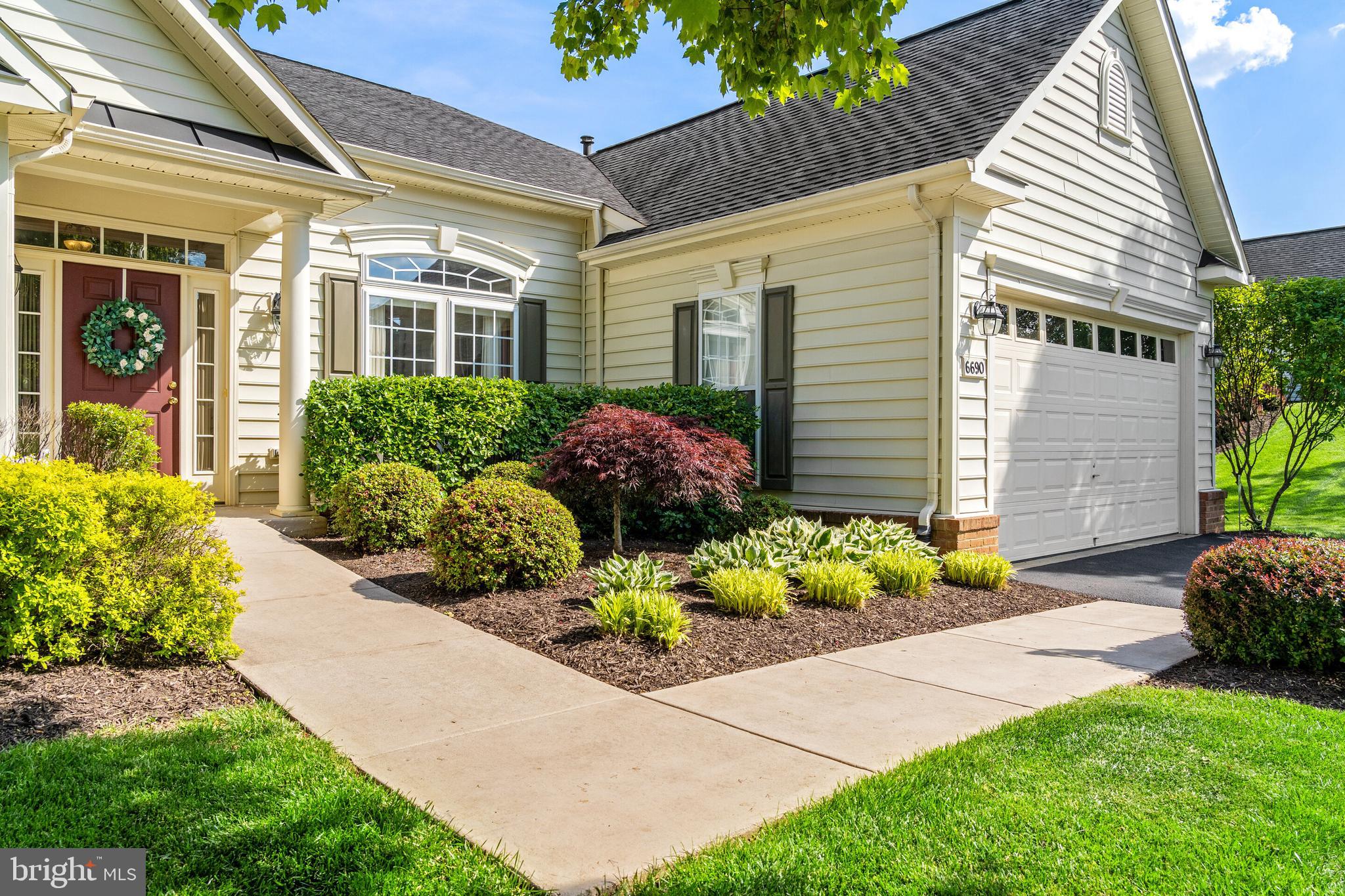 SUFFIELD MEADOWS - Residential