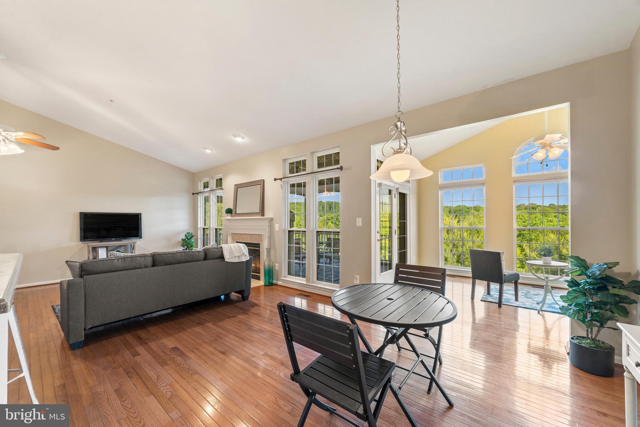 SUFFIELD MEADOWS - Residential