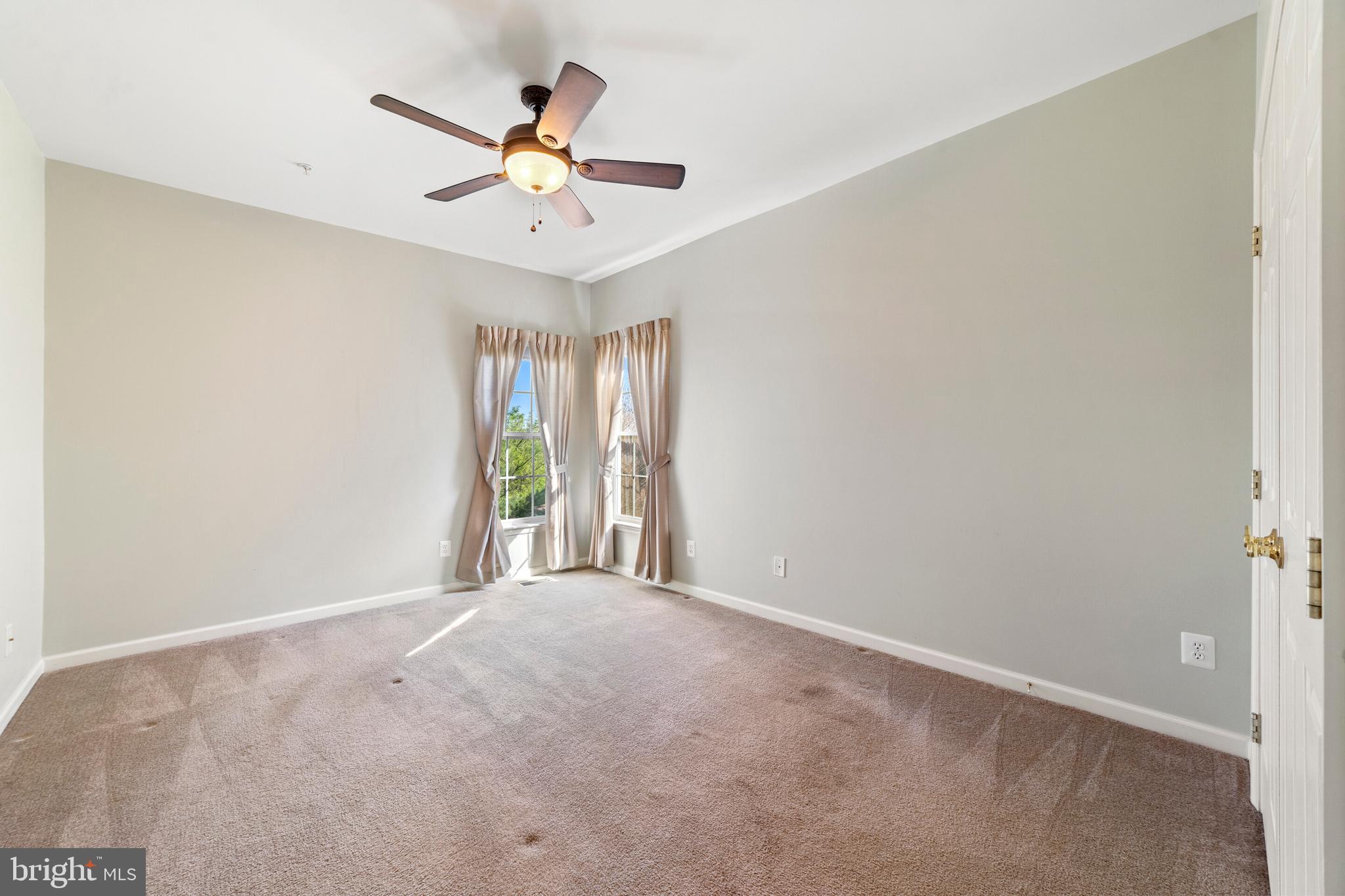 SUFFIELD MEADOWS - Residential