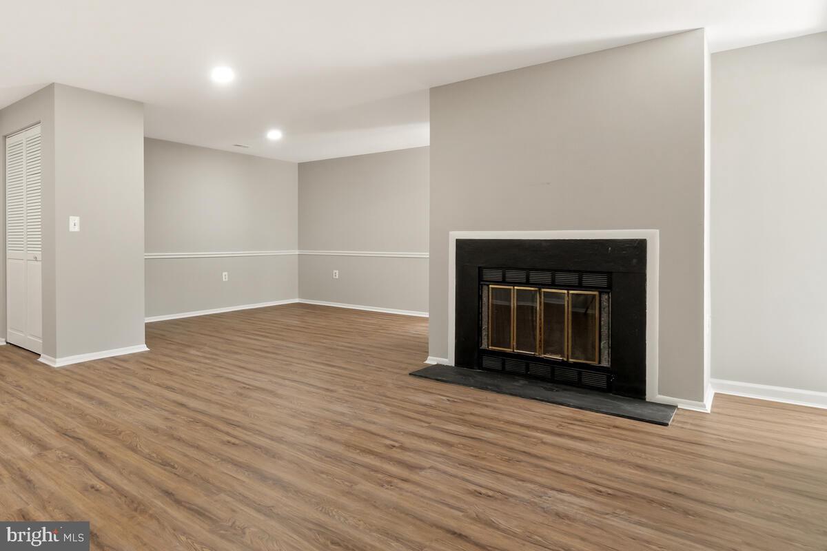 FARMINGDALE - Residential