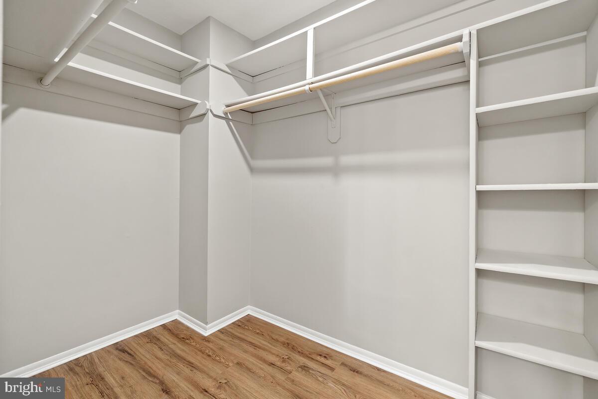 FARMINGDALE - Residential