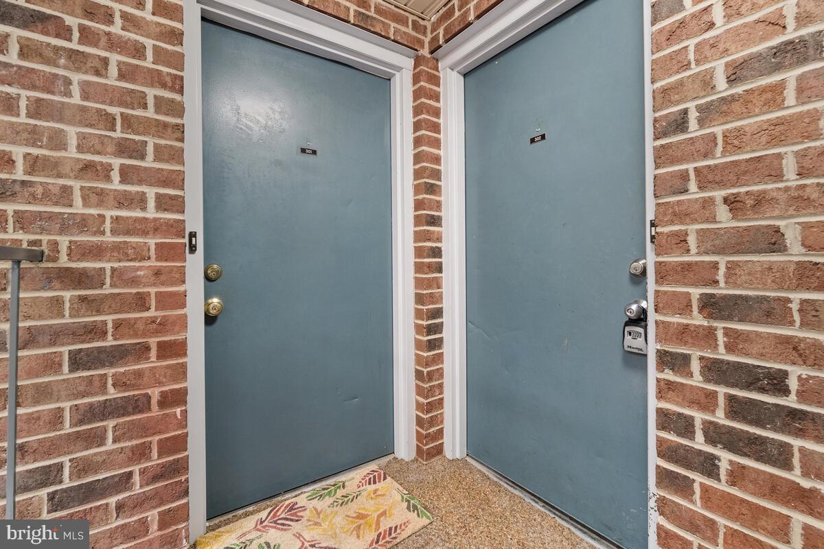 FARMINGDALE - Residential