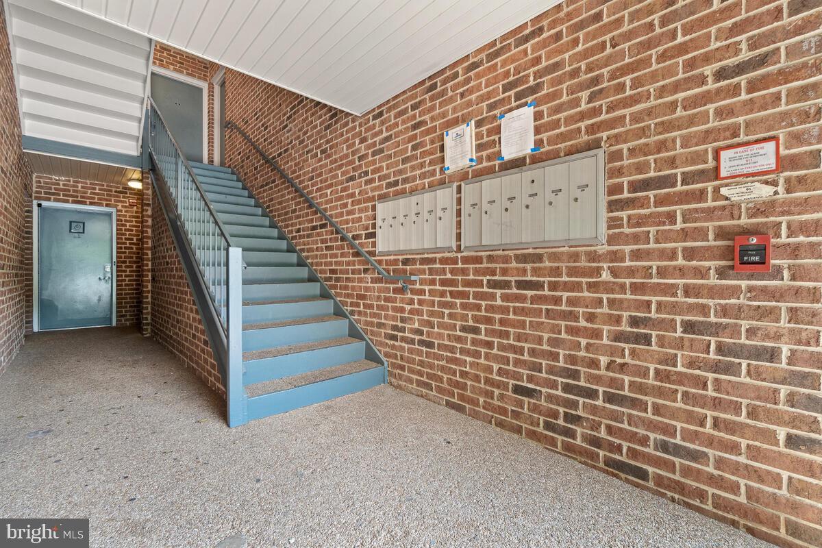 FARMINGDALE - Residential