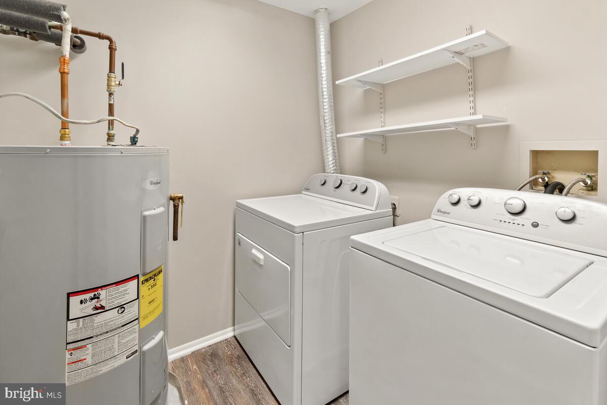 FARMINGDALE - Residential