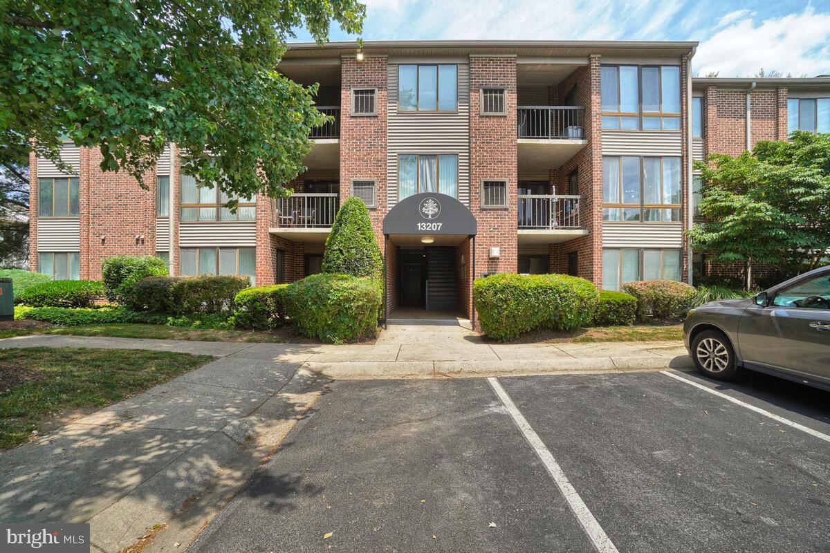 FARMINGDALE - Residential