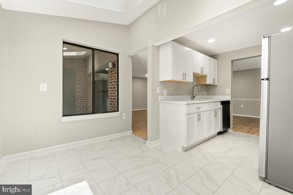 FARMINGDALE - Residential