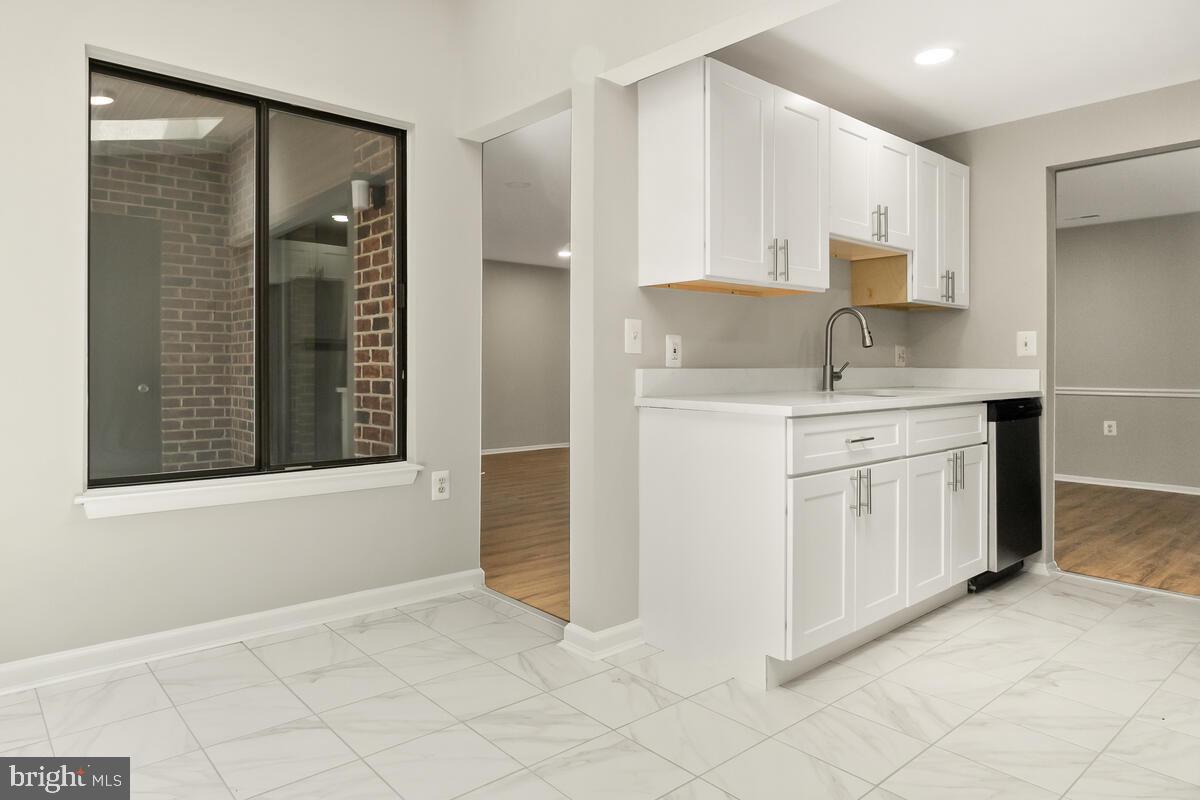 FARMINGDALE - Residential