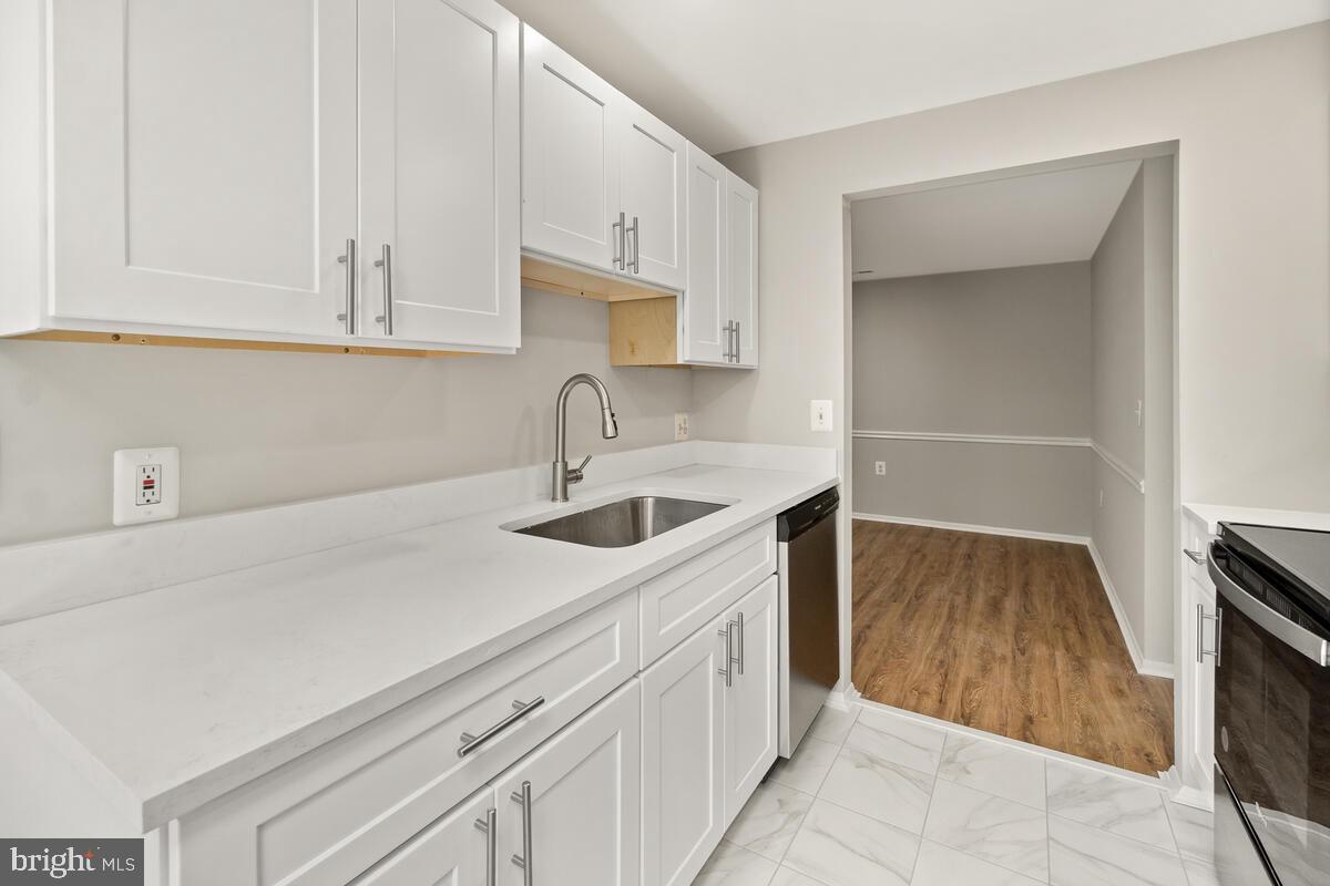 FARMINGDALE - Residential