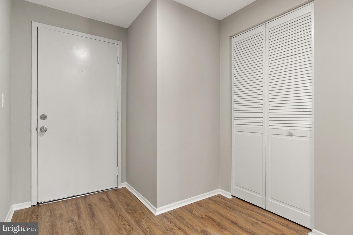 FARMINGDALE - Residential