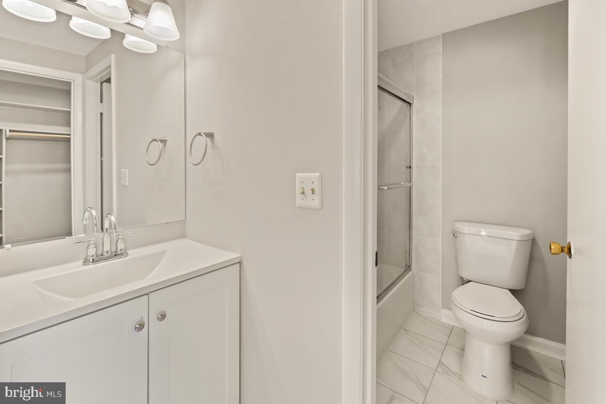 FARMINGDALE - Residential