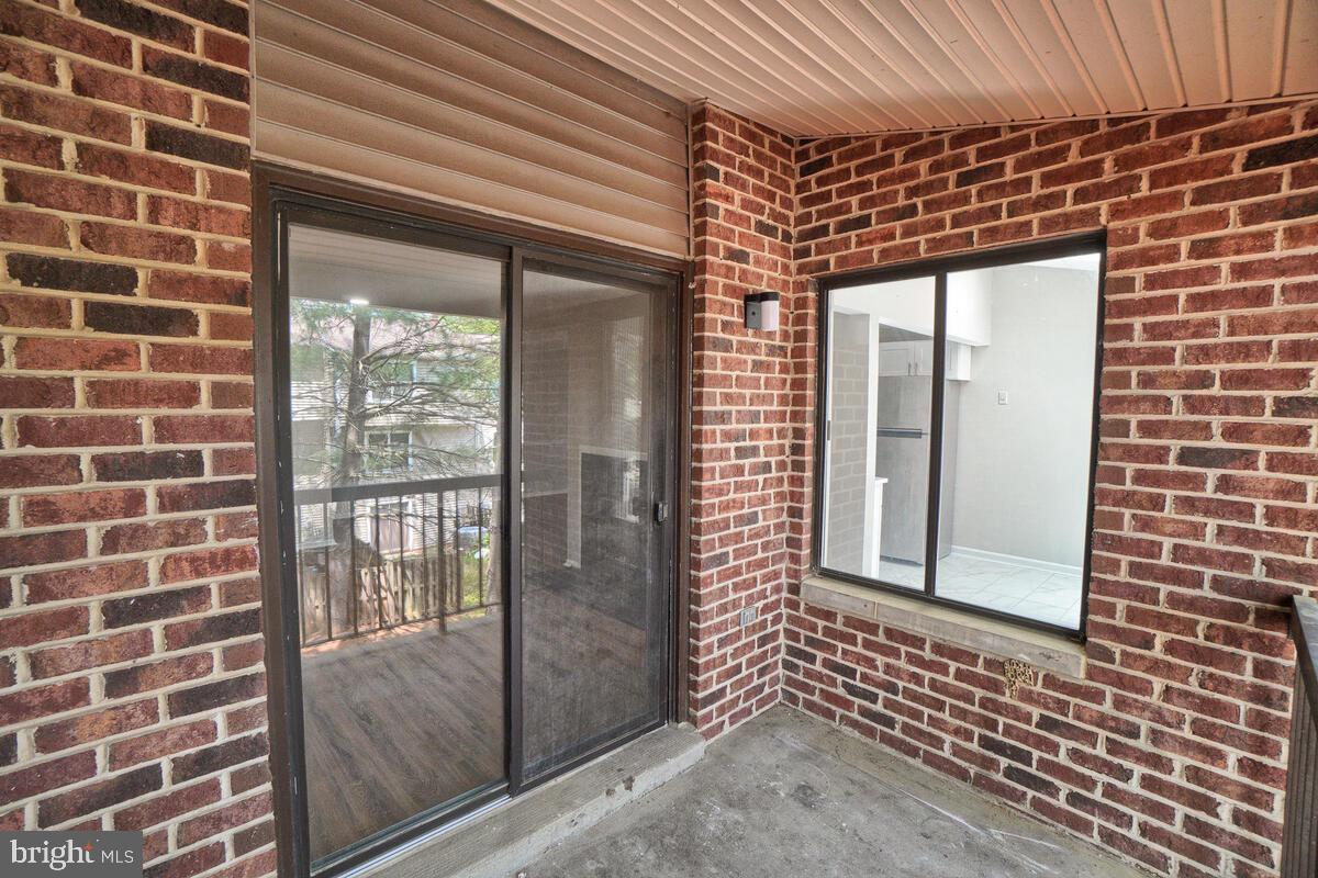 FARMINGDALE - Residential