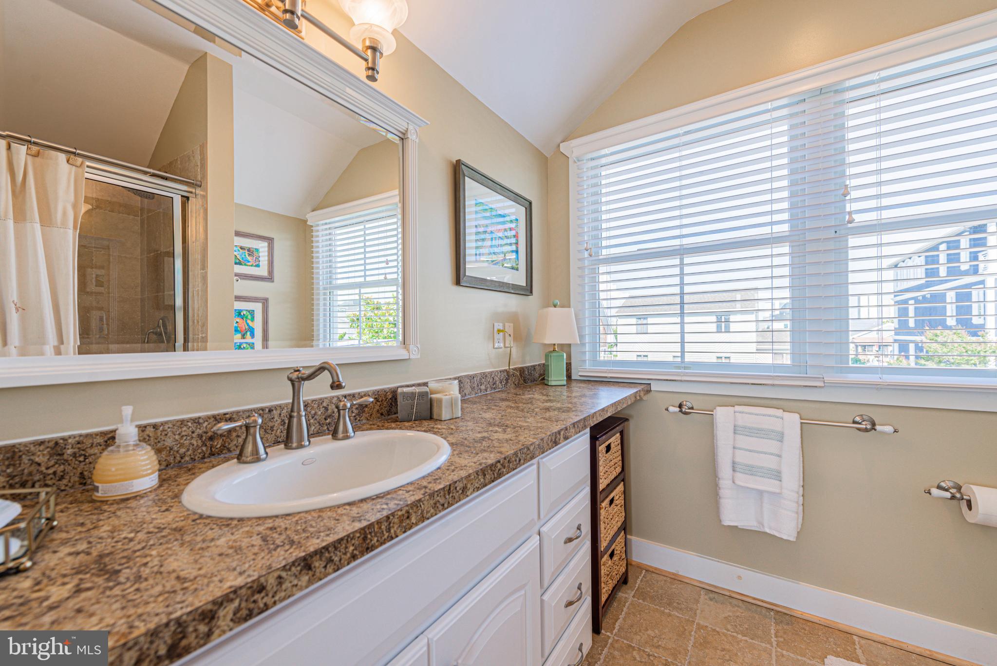 CAINE KEYS II EXT - Residential