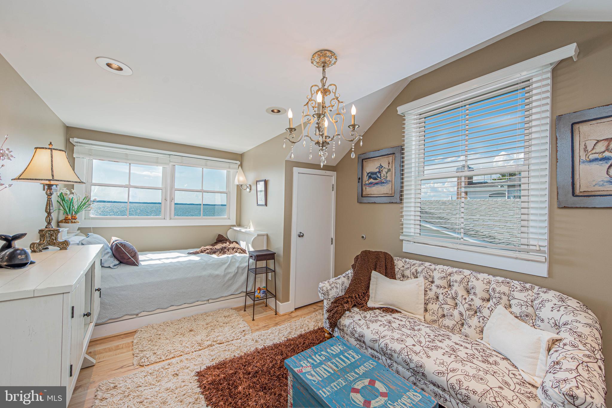 CAINE KEYS II EXT - Residential