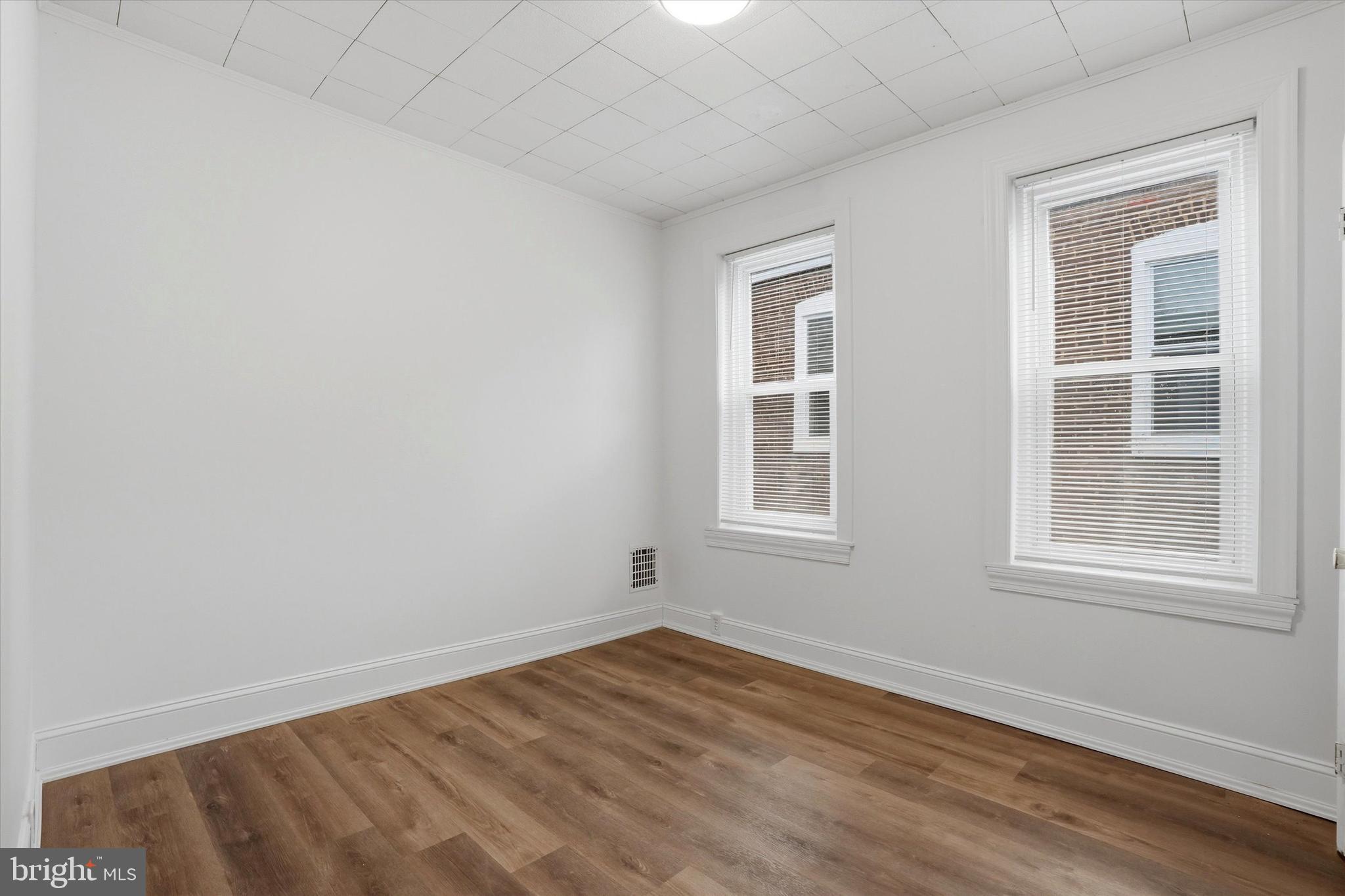 ROXBOROUGH - Residential