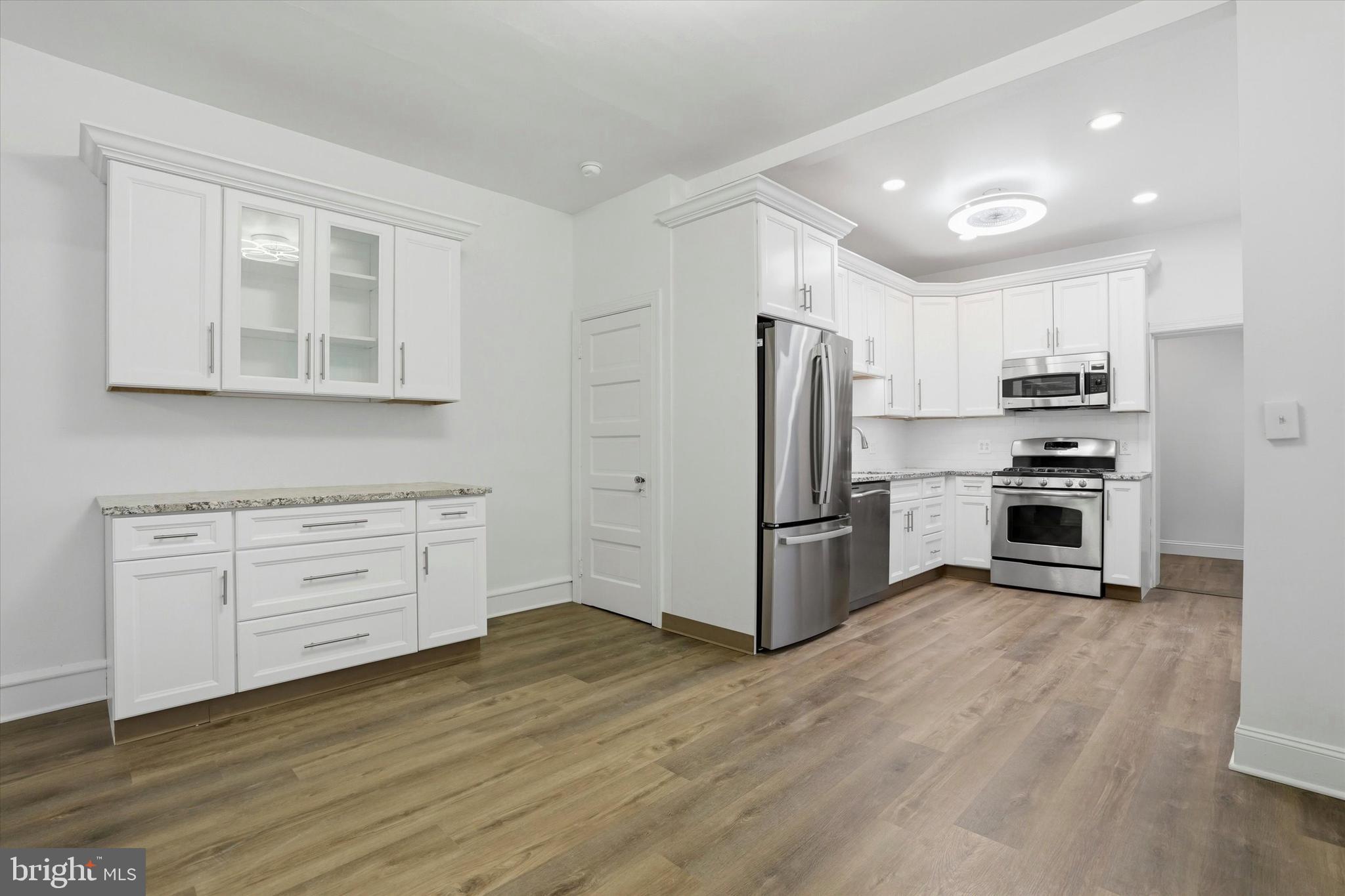 ROXBOROUGH - Residential