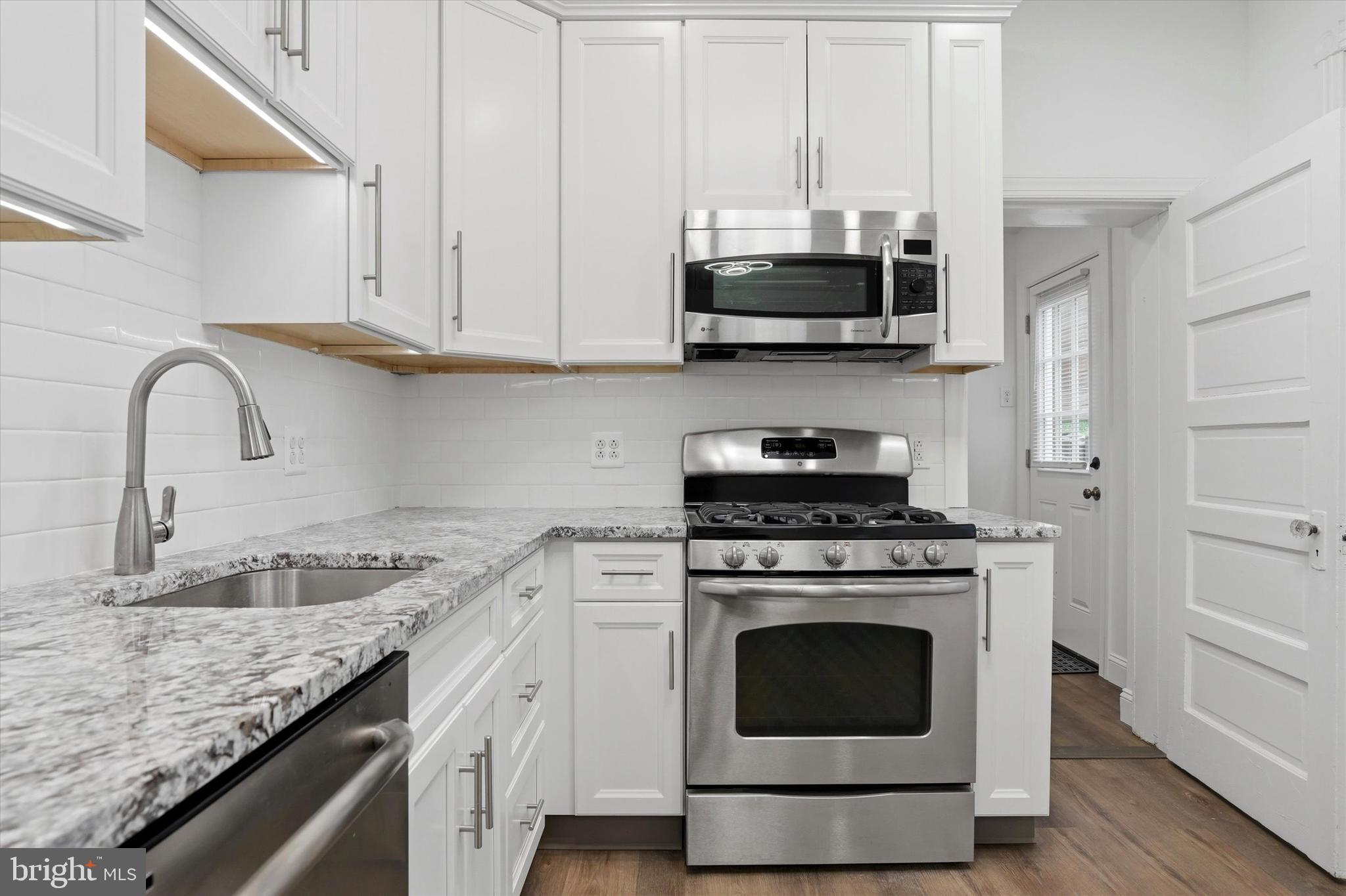 ROXBOROUGH - Residential