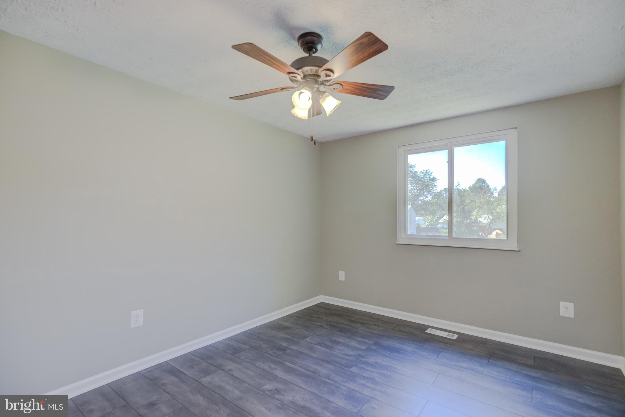 STONEYBROOKE - Residential