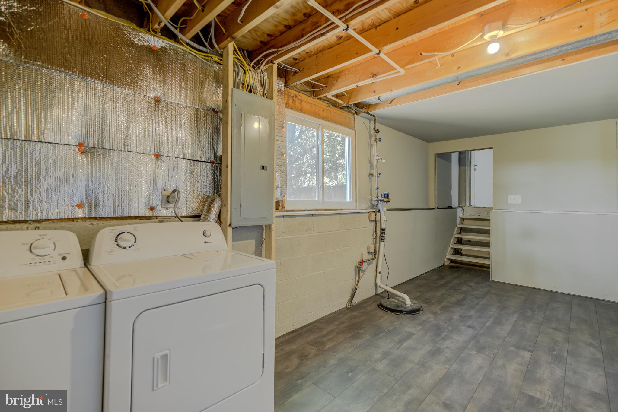 STONEYBROOKE - Residential