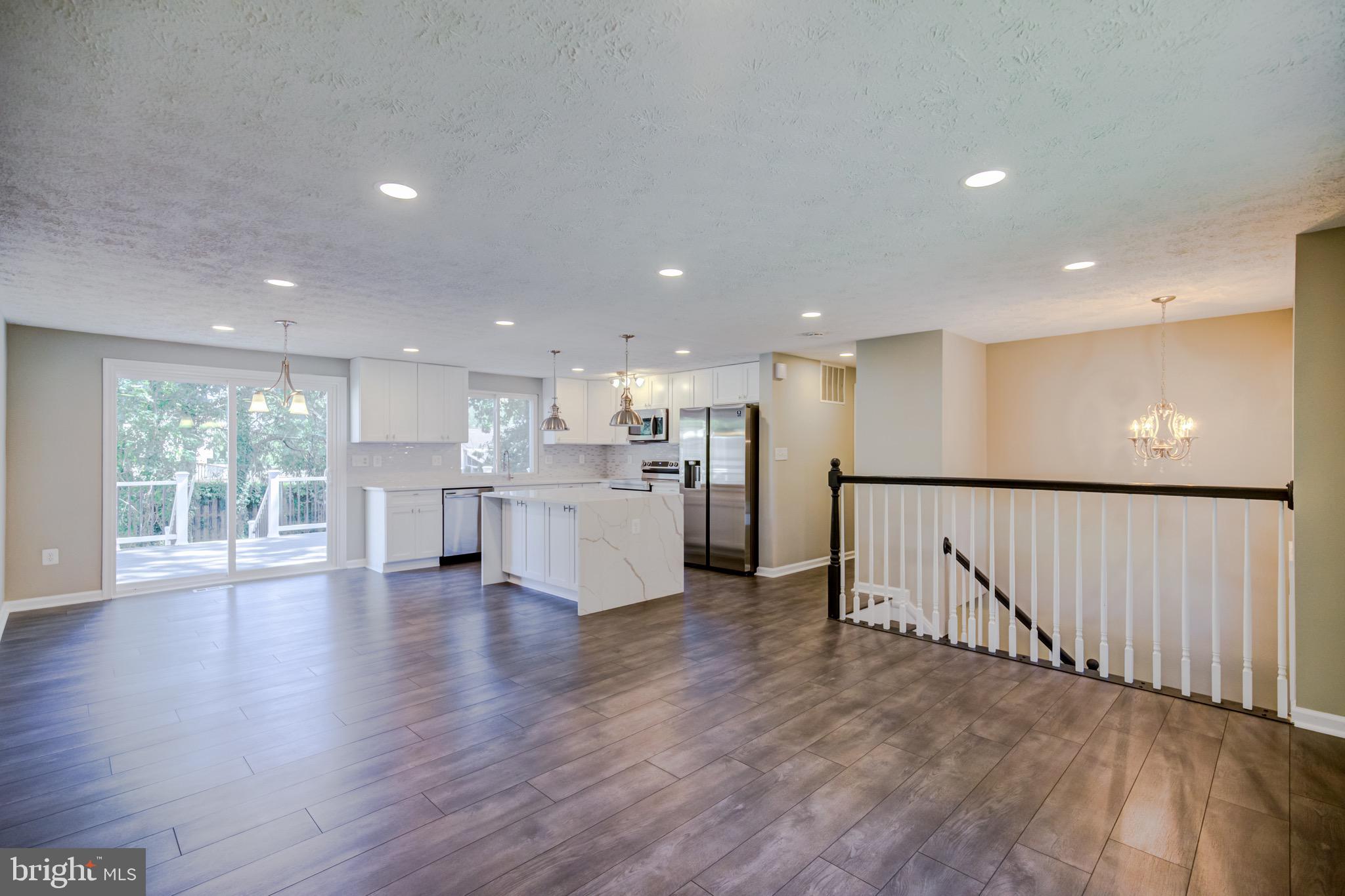 STONEYBROOKE - Residential