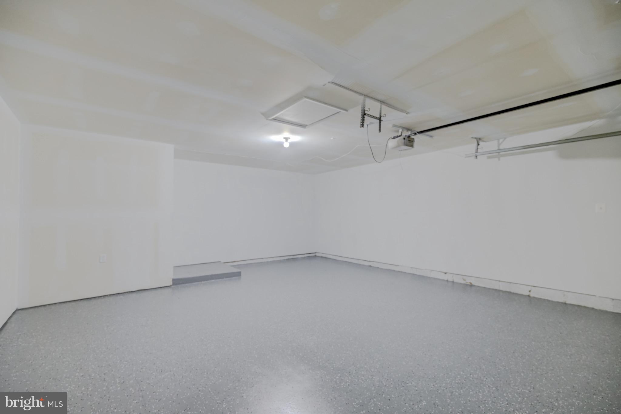 STONEYBROOKE - Residential