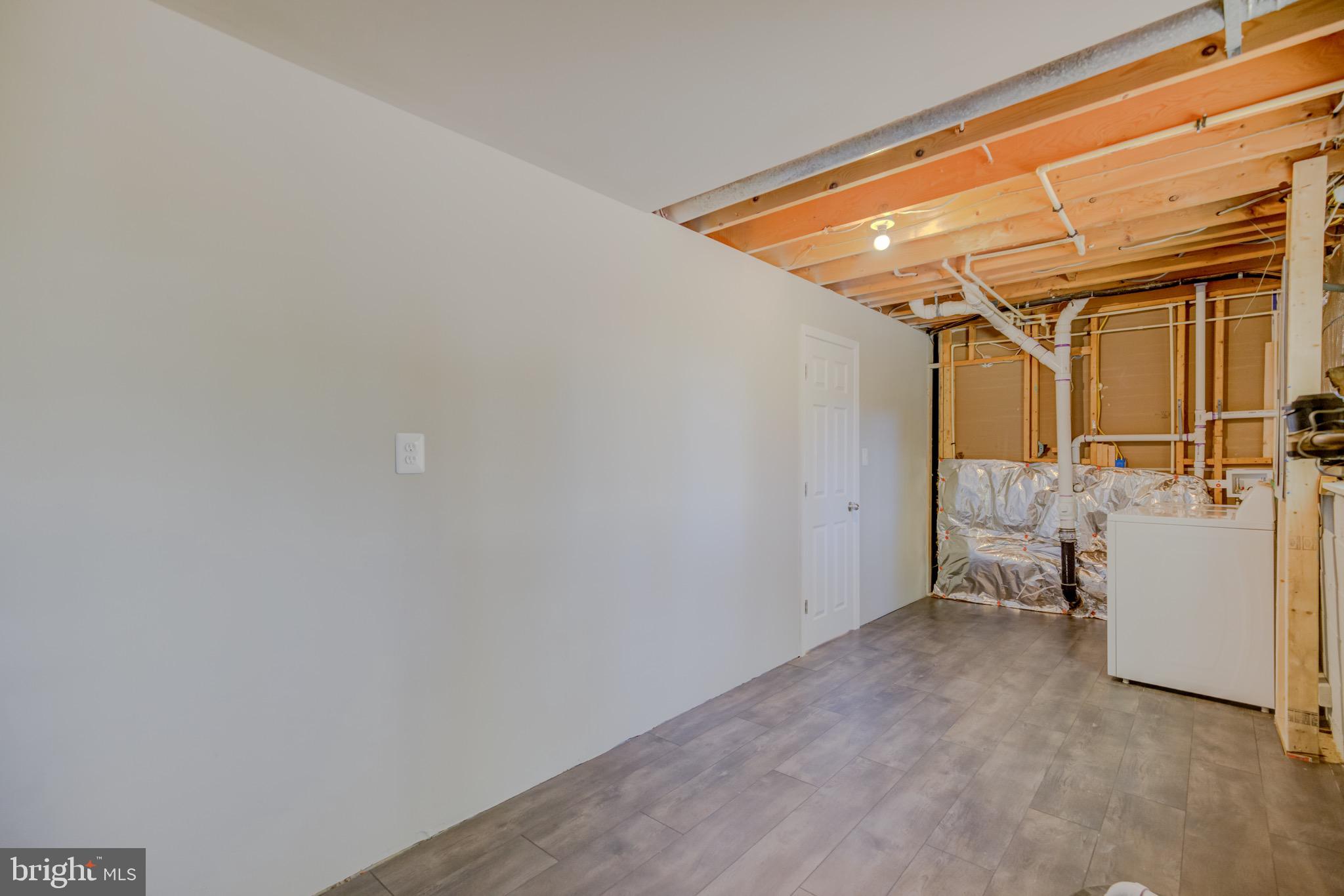 STONEYBROOKE - Residential