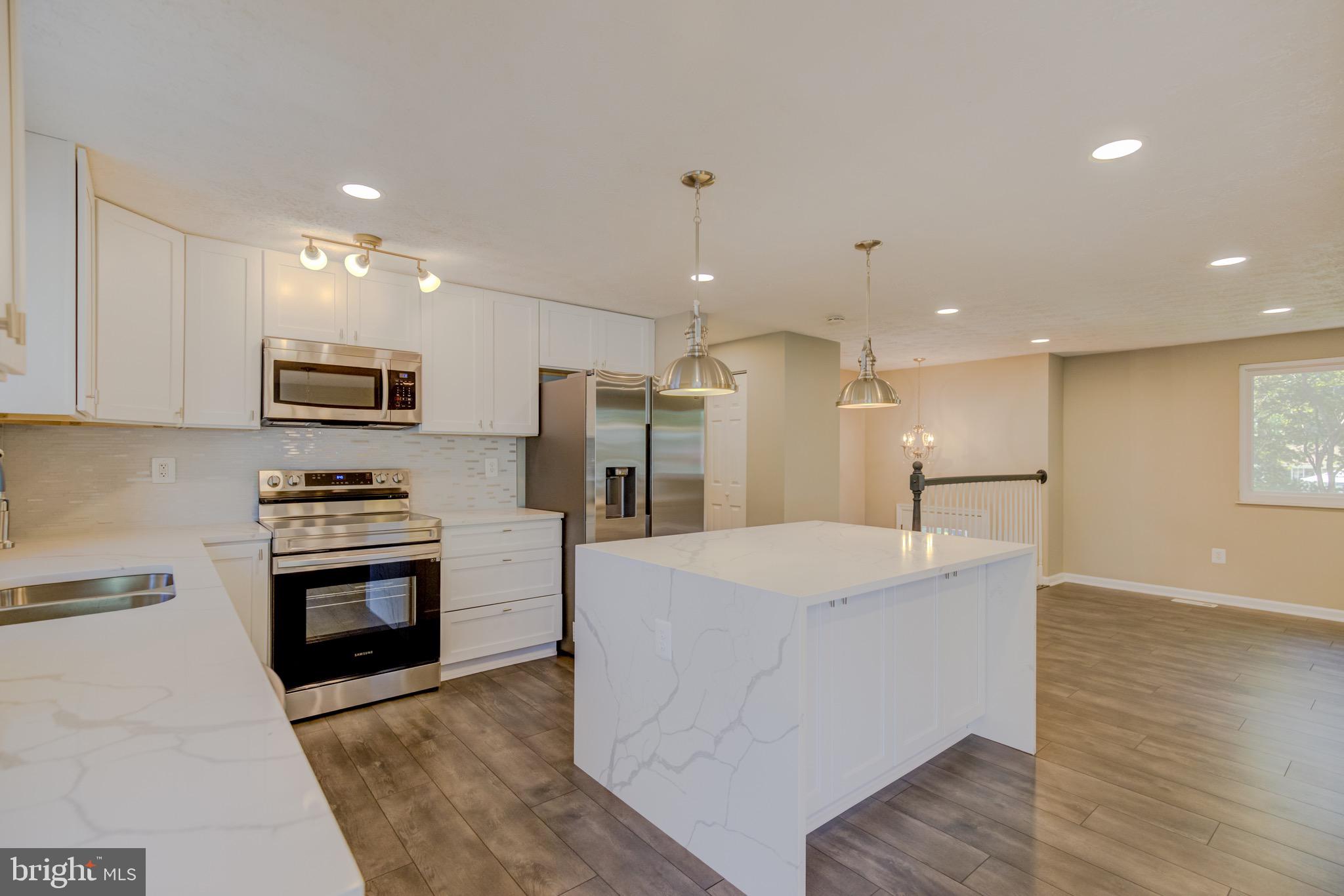 STONEYBROOKE - Residential