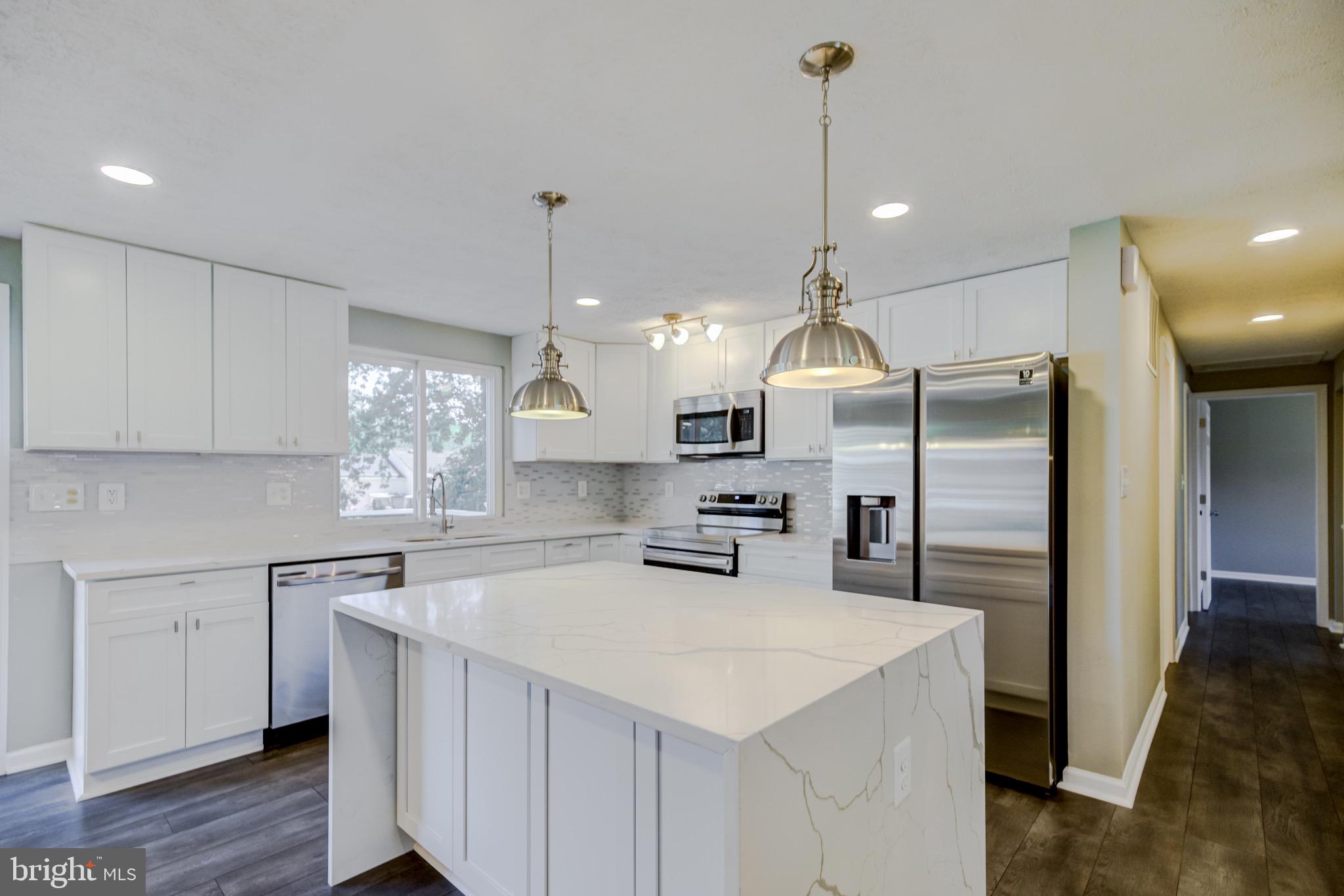 STONEYBROOKE - Residential