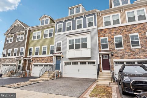 Townhouse For Sale - 945 Thurston Lane<br/> GLEN BURNIE, MD 21060