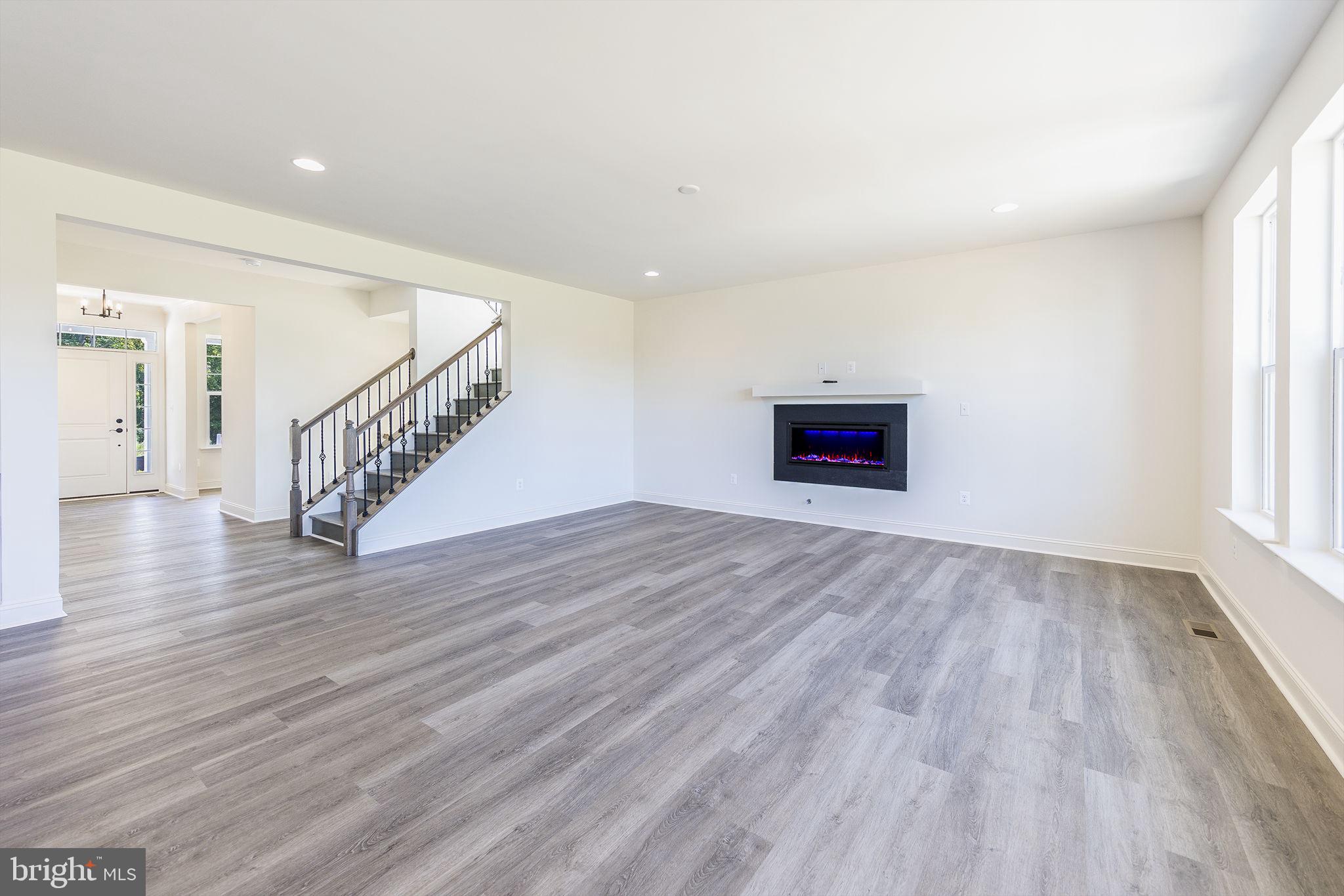 GRAYWOOD SPRINGS - Residential