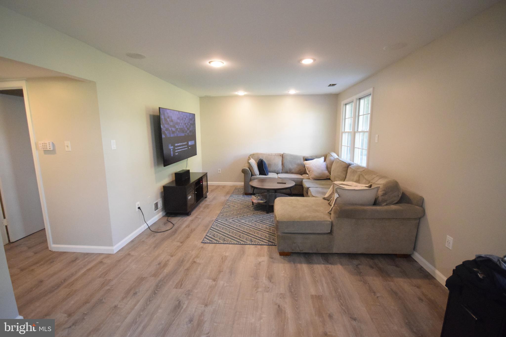 KINGS CONTRIVANCE - Residential