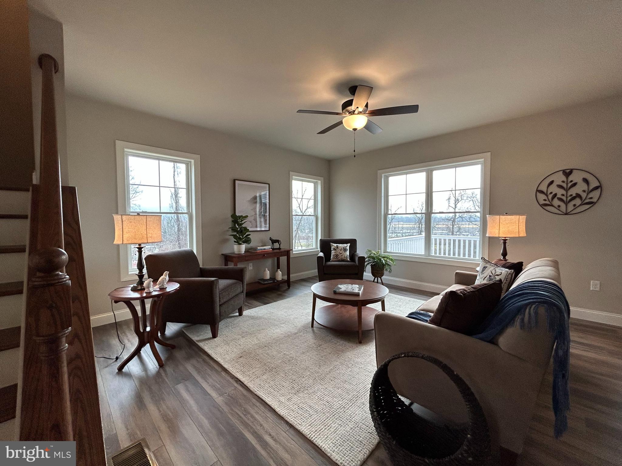 WOODLAND HILLS - Residential