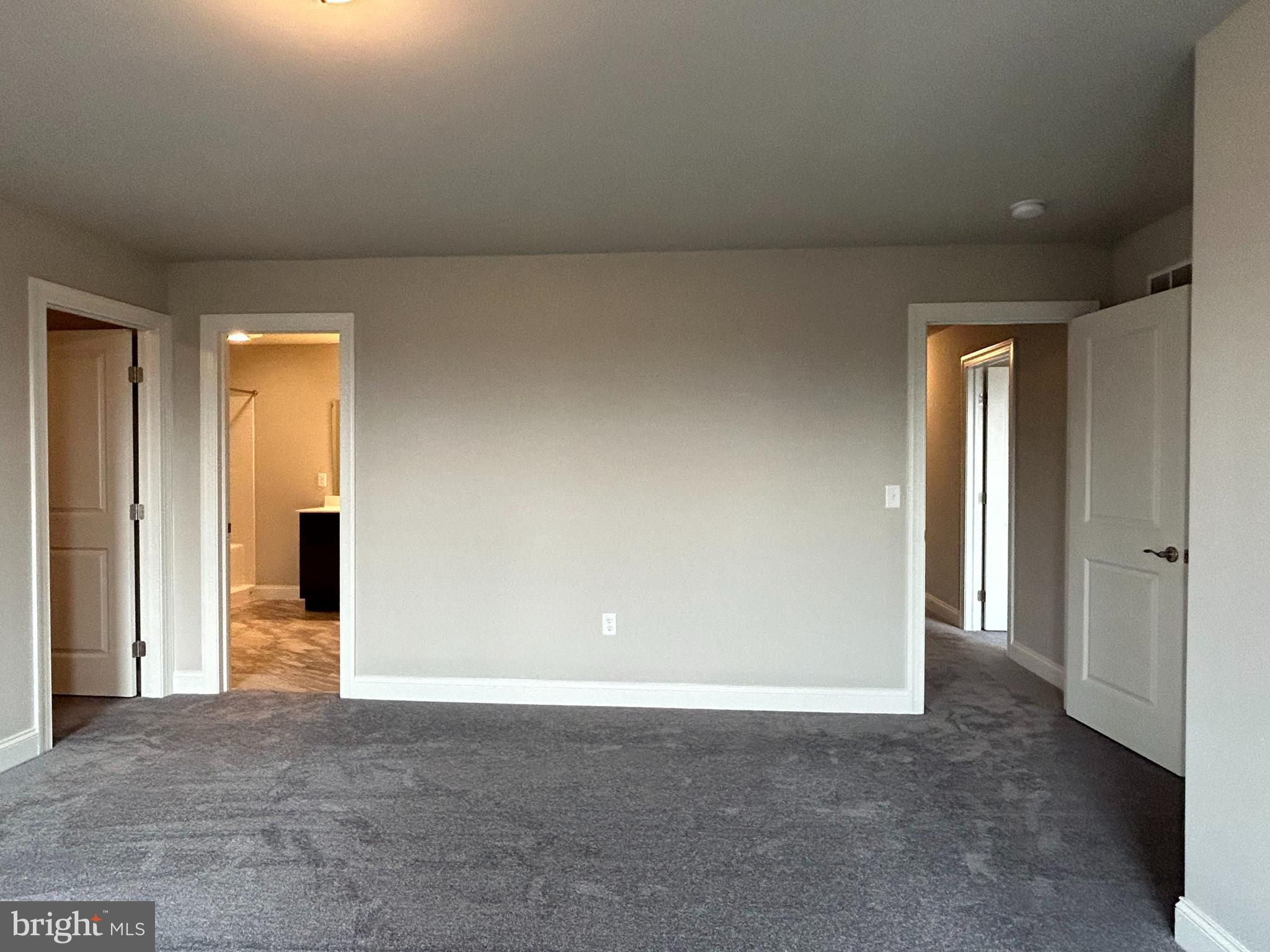 WOODLAND HILLS - Residential