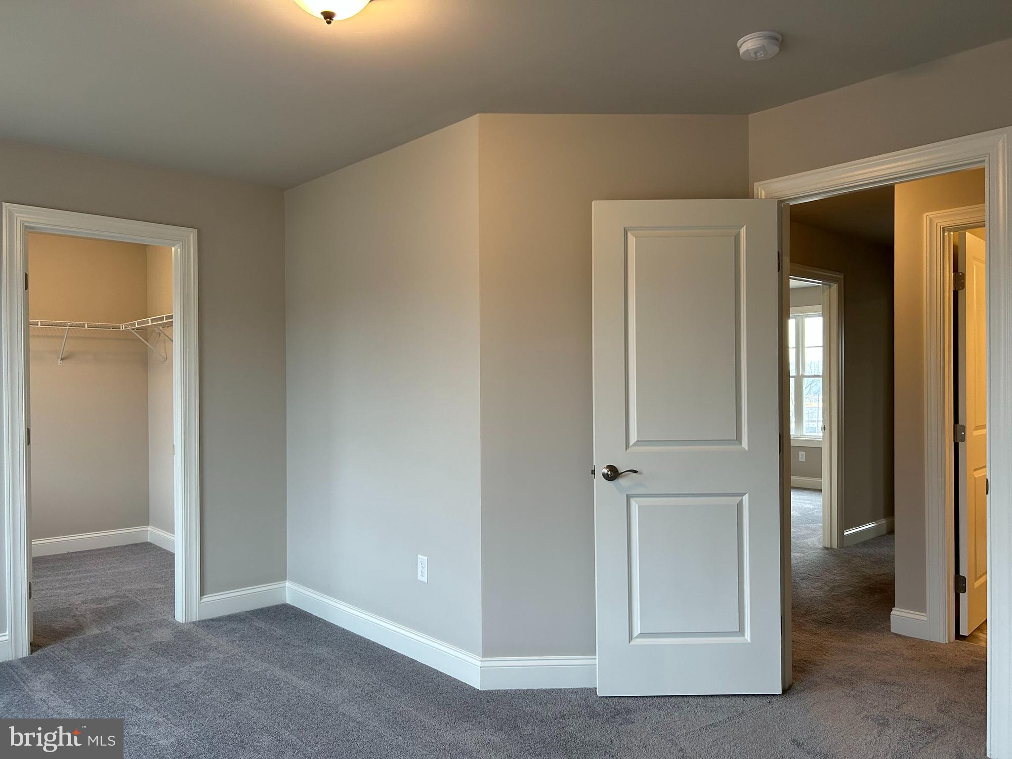 WOODLAND HILLS - Residential