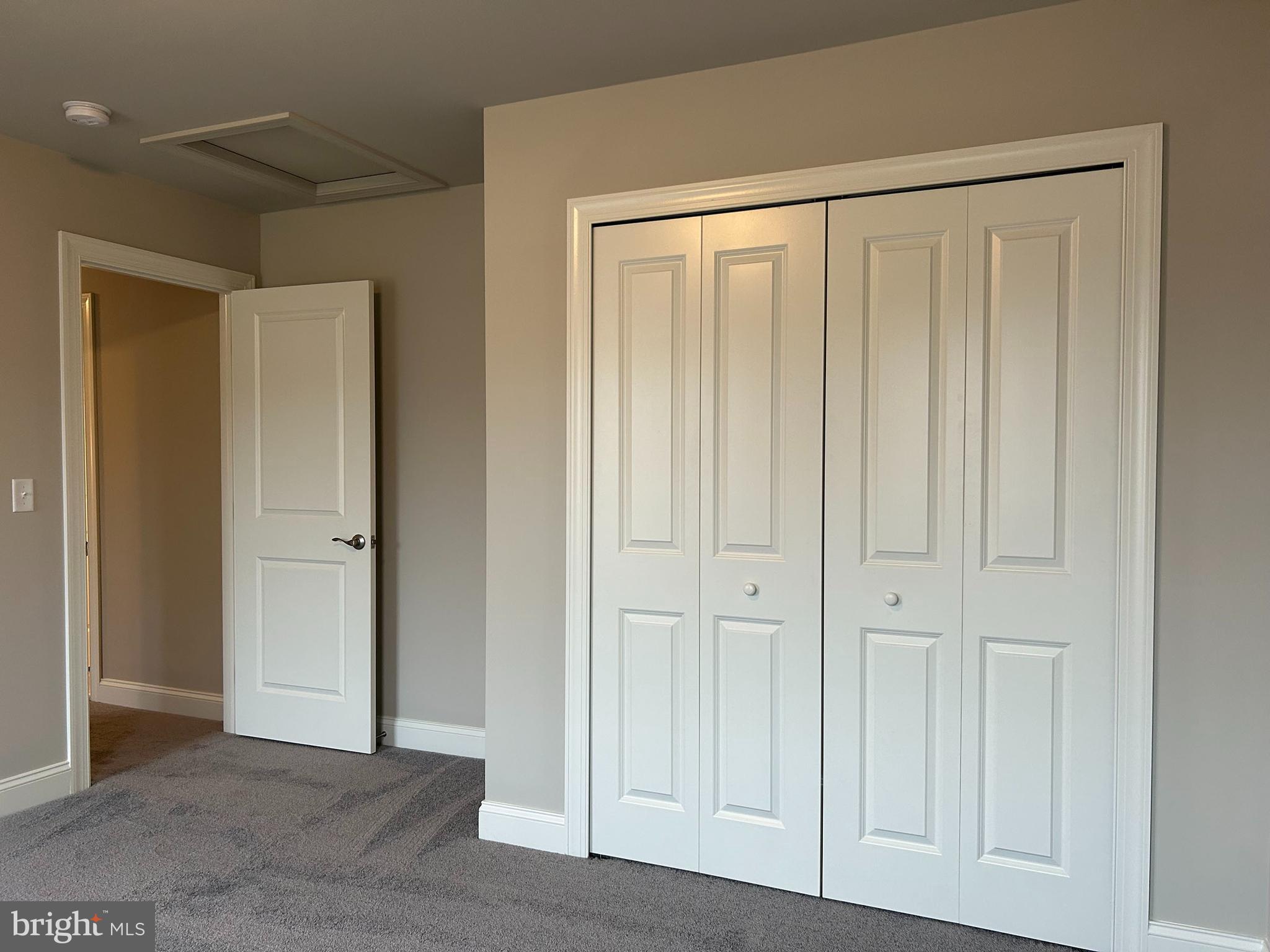 WOODLAND HILLS - Residential