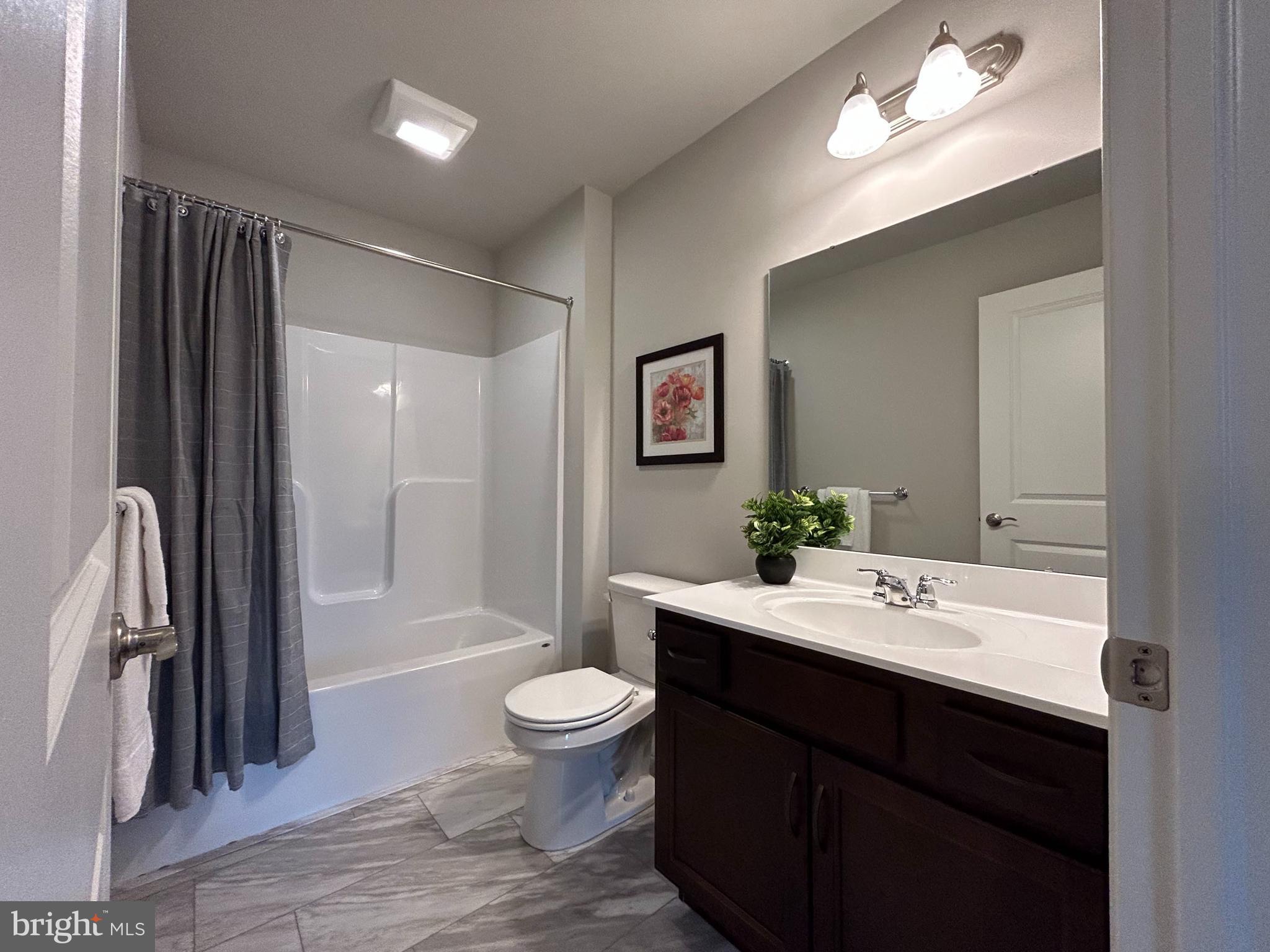 WOODLAND HILLS - Residential