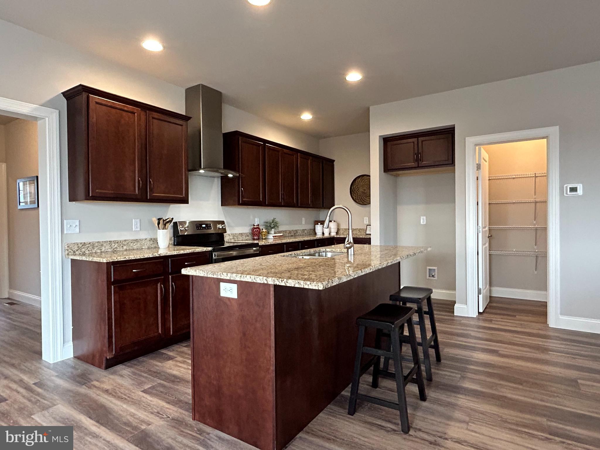 WOODLAND HILLS - Residential