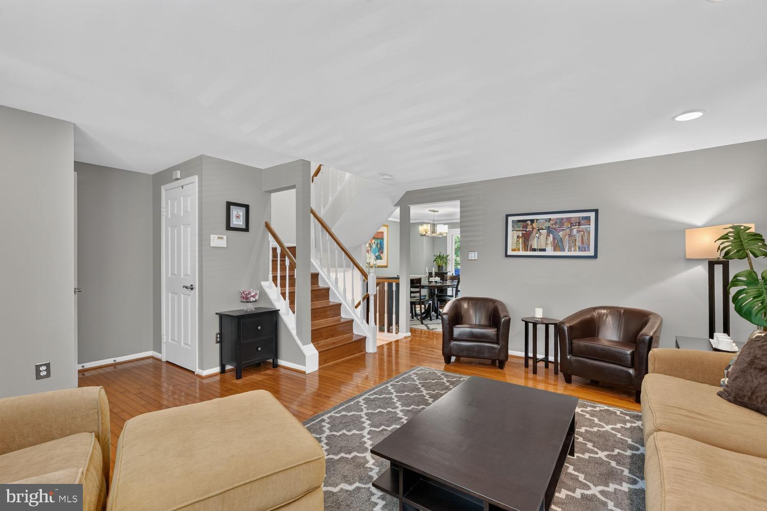 6608 ROCKLEIGH WAY
