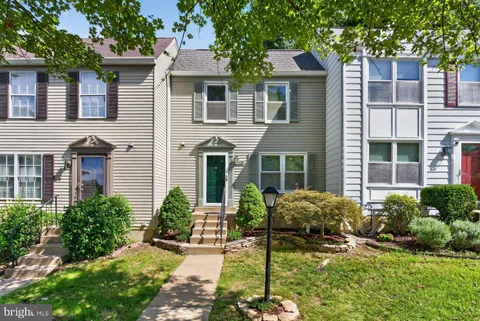 6608 Rockleigh Way, Alexandria, VA MLS: VAFX2341190