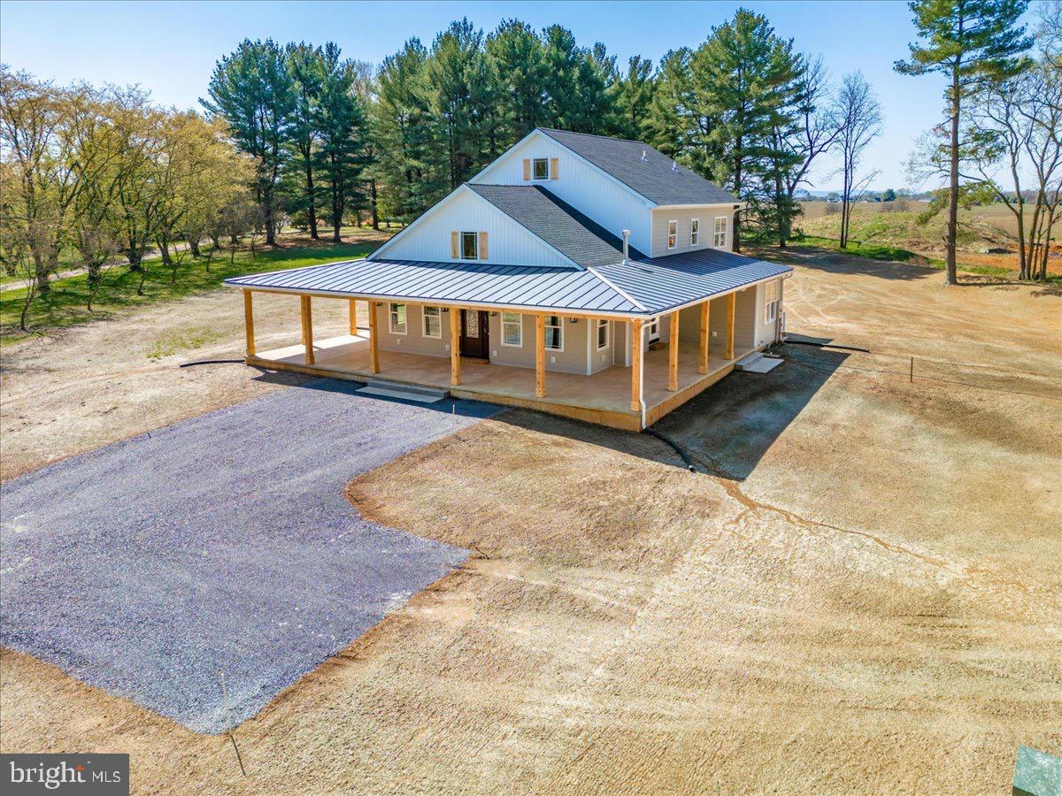 460 SHADE TREE LANE