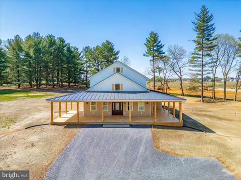 460 Shade Tree Lane, Shenandoah Junction, WV 25442 - MLS#: WVJF2016830