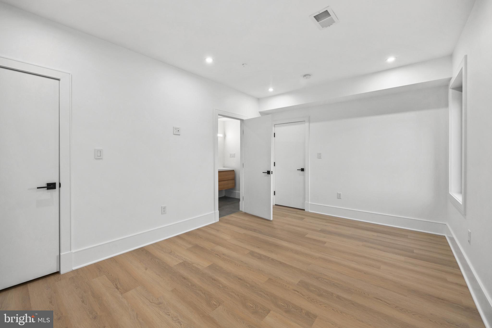 OLD COURT GARDENS - Residential