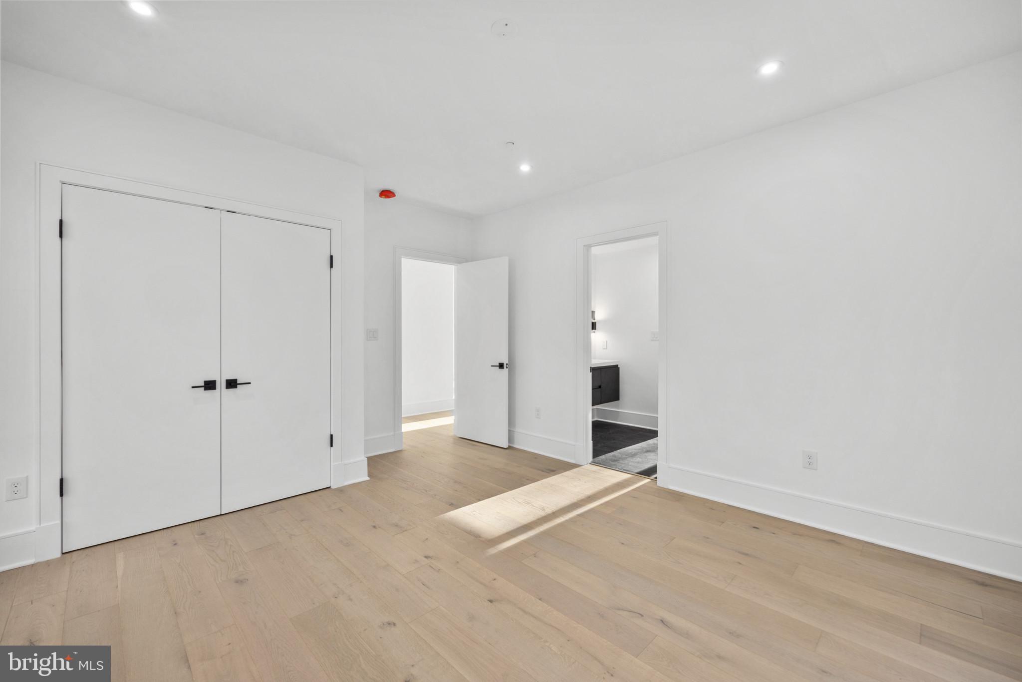 OLD COURT GARDENS - Residential