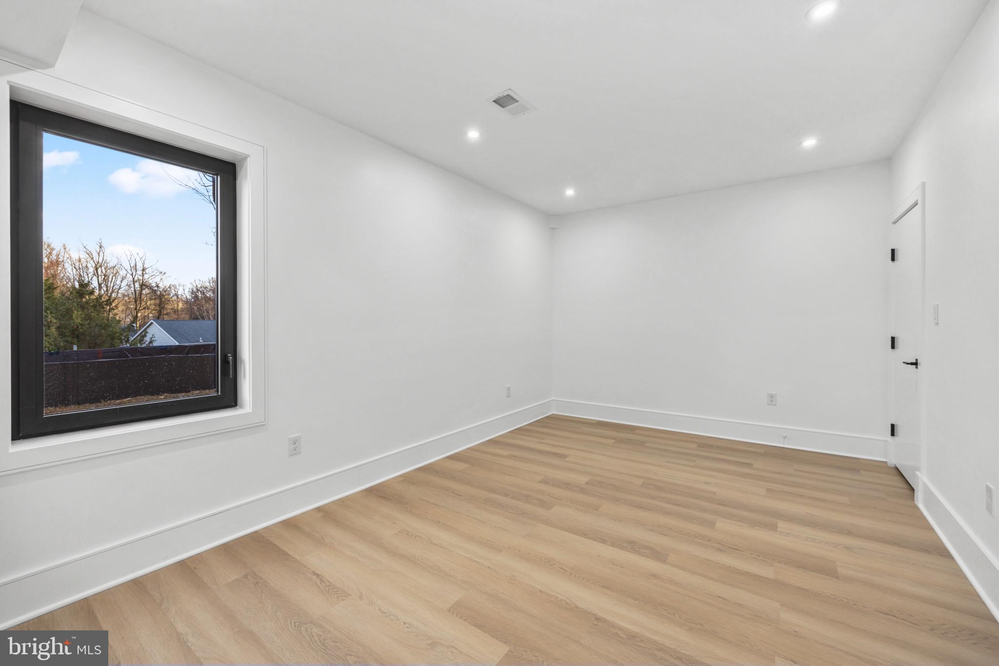 OLD COURT GARDENS - Residential