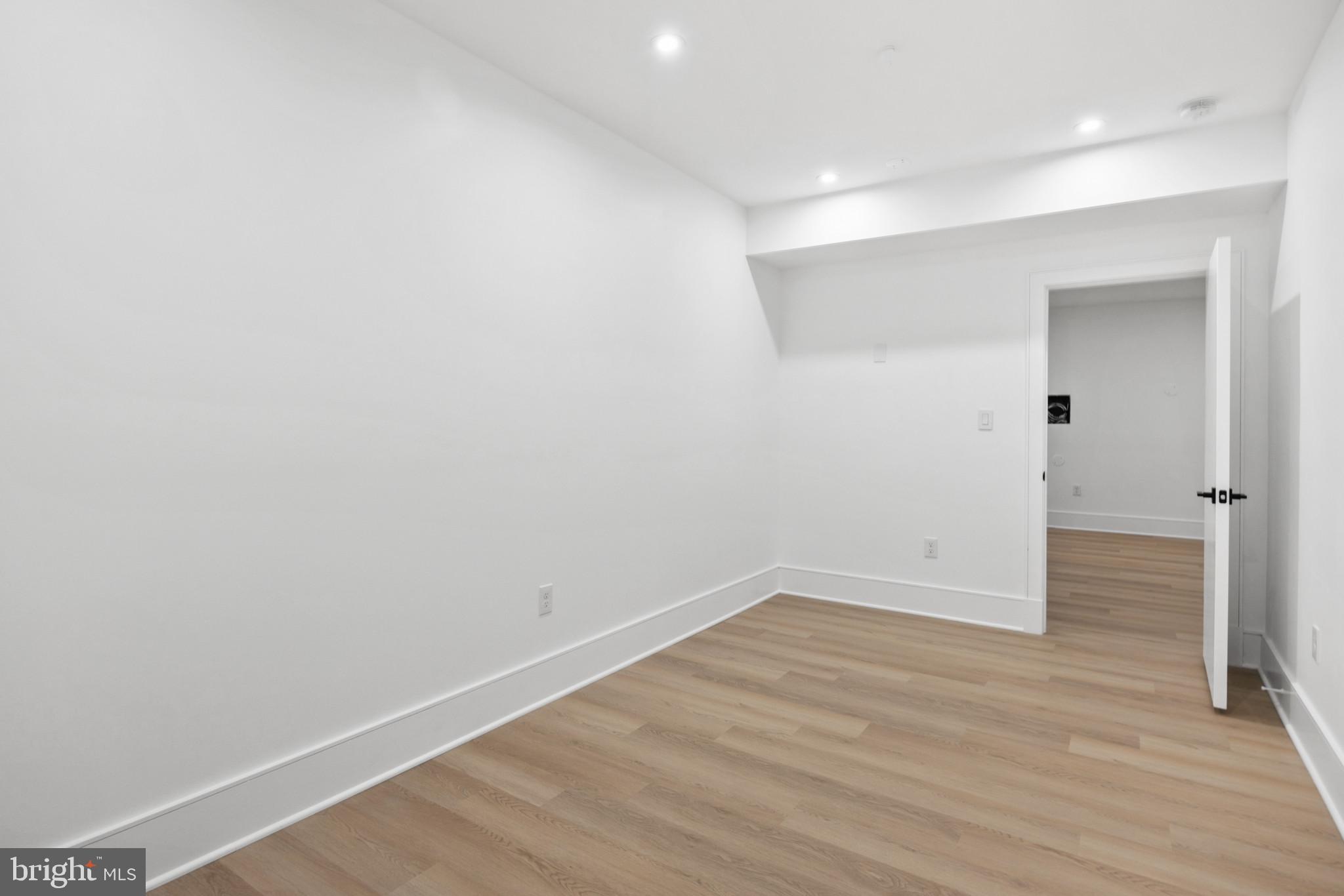 OLD COURT GARDENS - Residential