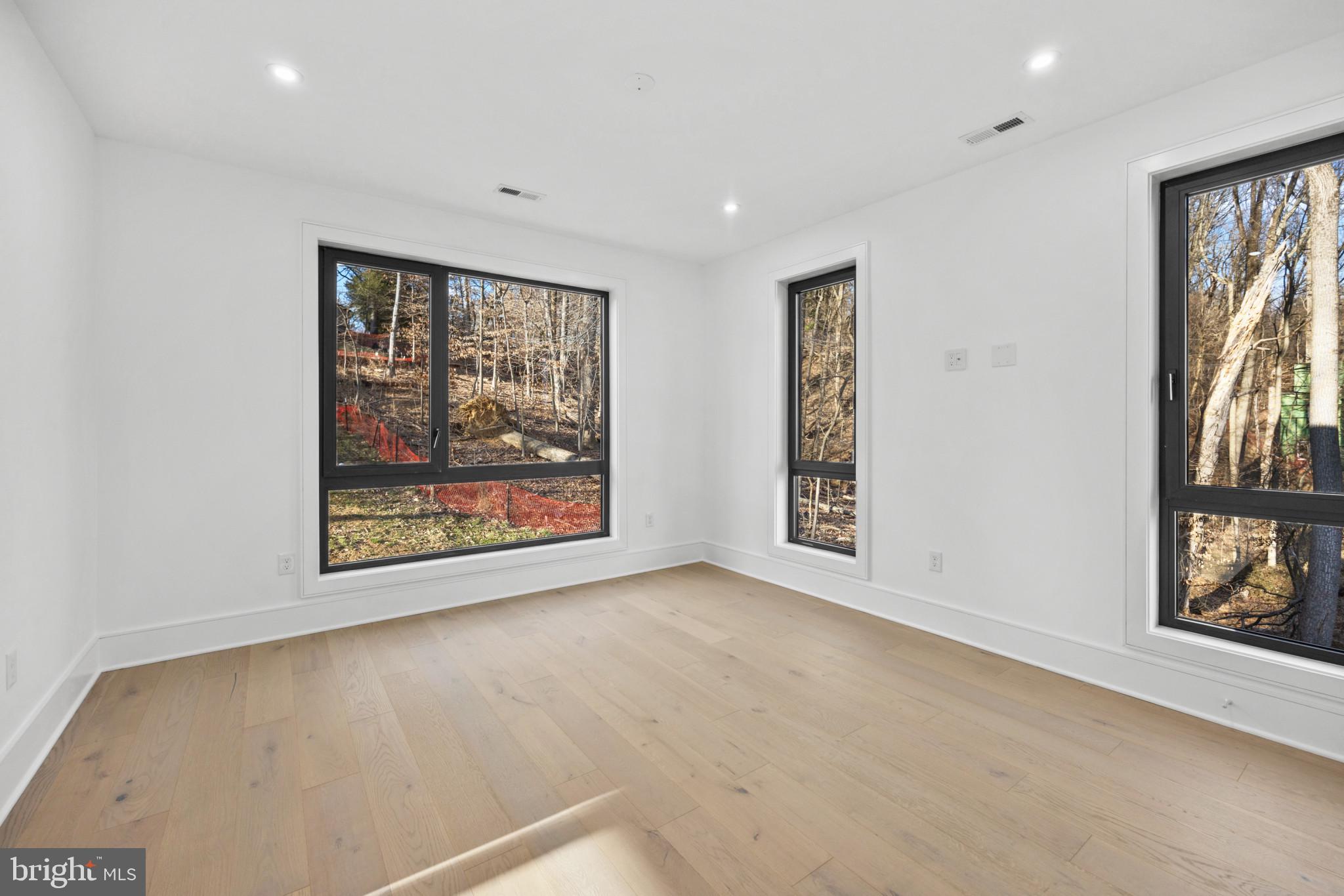 OLD COURT GARDENS - Residential