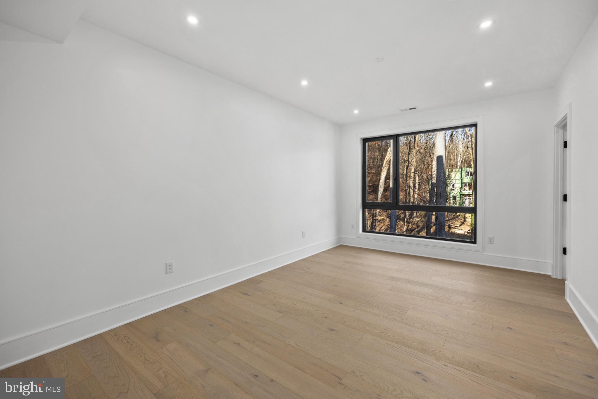 OLD COURT GARDENS - Residential