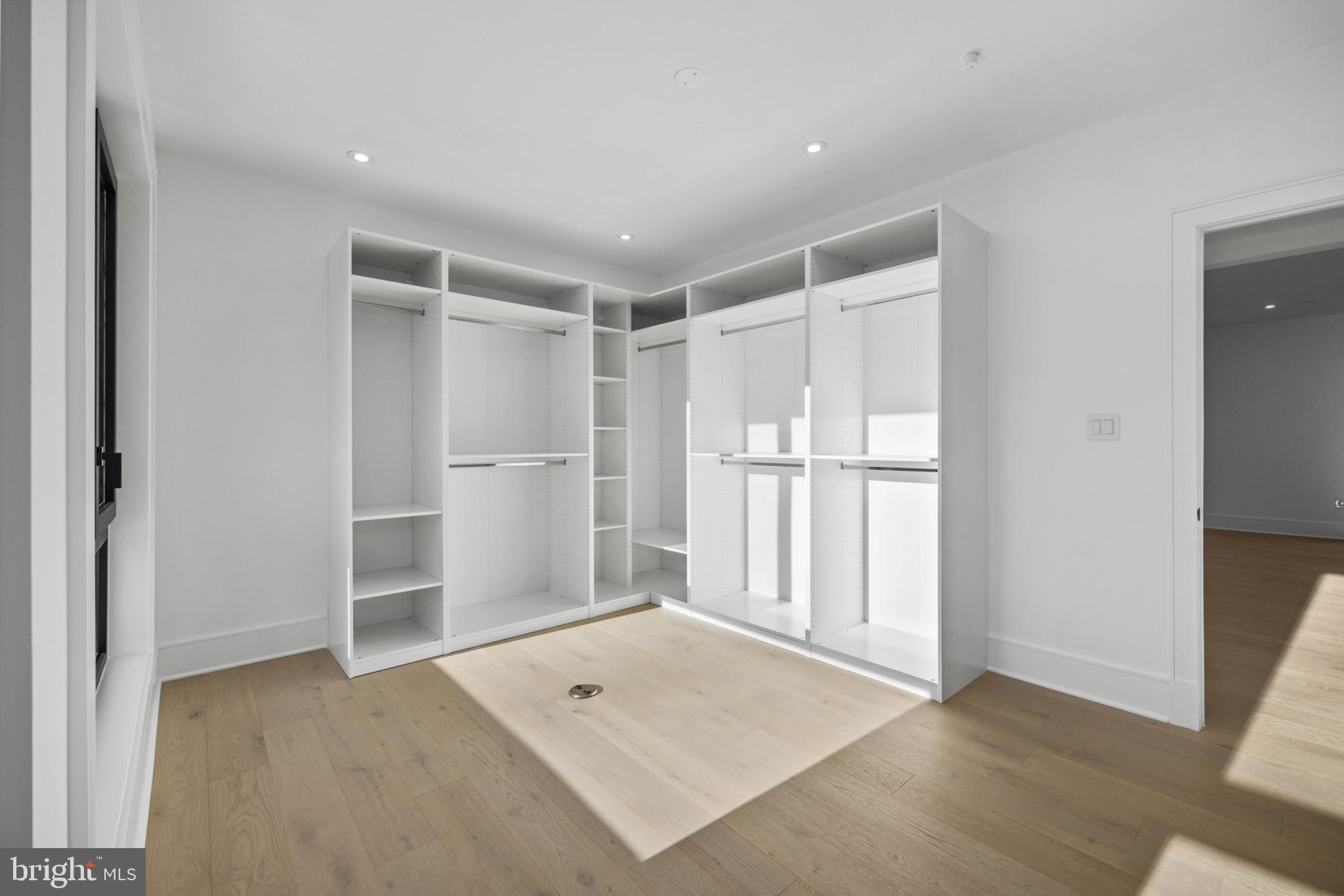 OLD COURT GARDENS - Residential